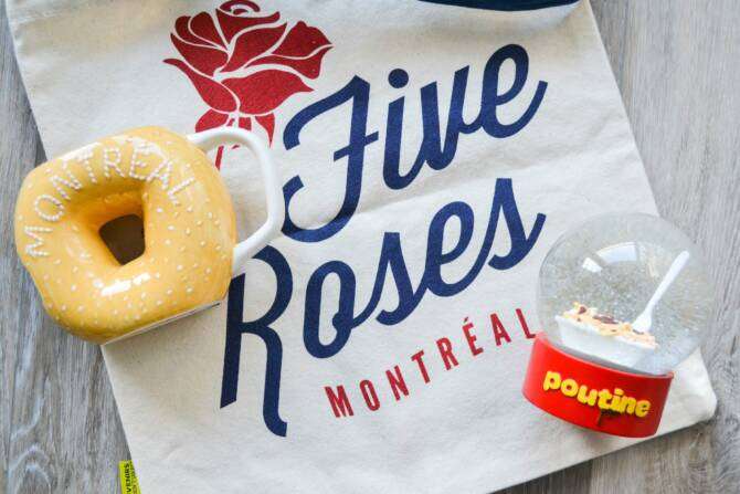 Main and Local bagel mug tasse Five Roses bag sac Poutine snow globe