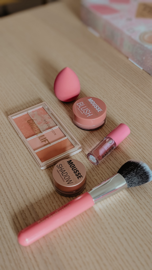 Coffret cadeau Blush nuage & highlight glow de Revolution