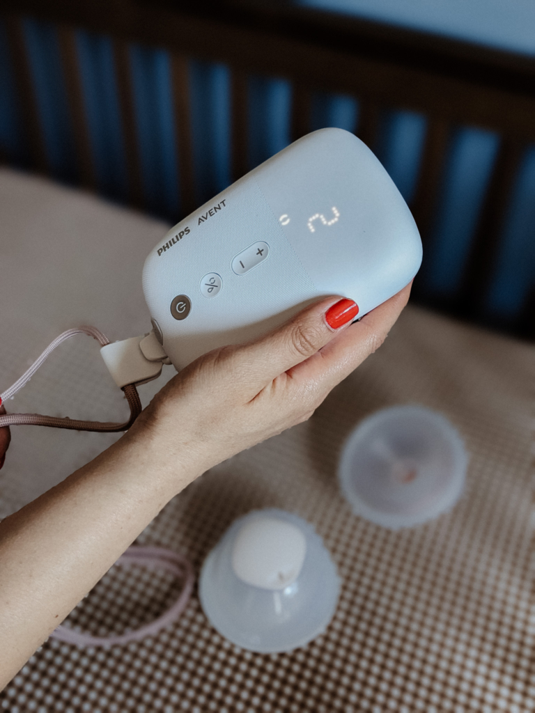 Philips Avent : un nouveau tire-lait électrique mains libres