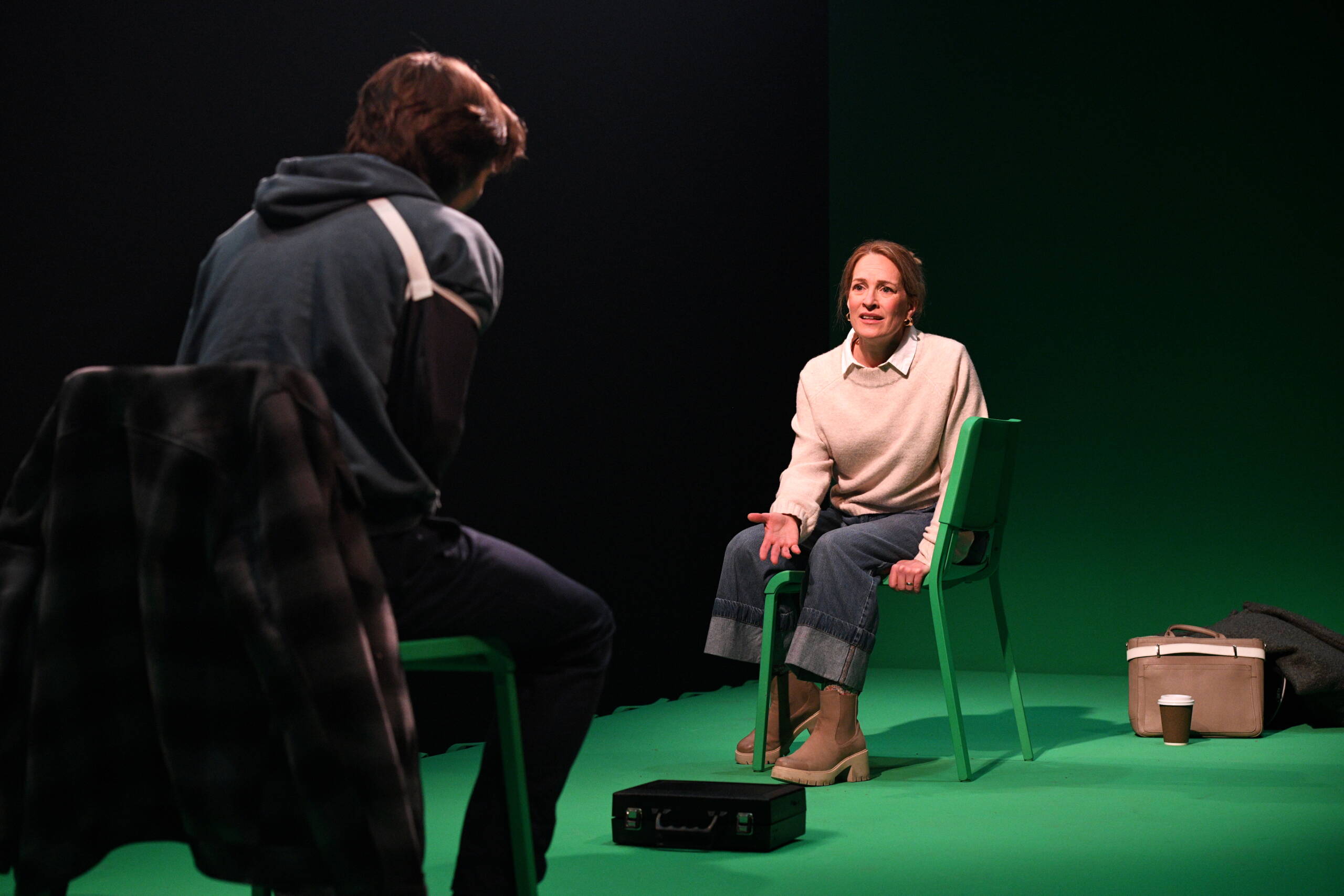 Après t'avoir bordé tendrement, je meurs : un huis clos entre mère et fils, Boucle Magazine