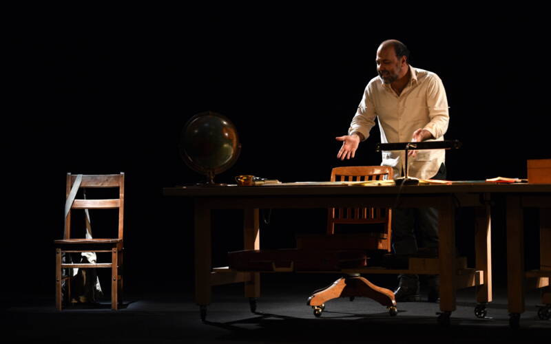 Le vieux monde derrière nous : sur les traces du père, Boucle Magazine