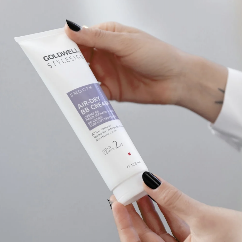 Bare hair : la tendance capillaire du printemps