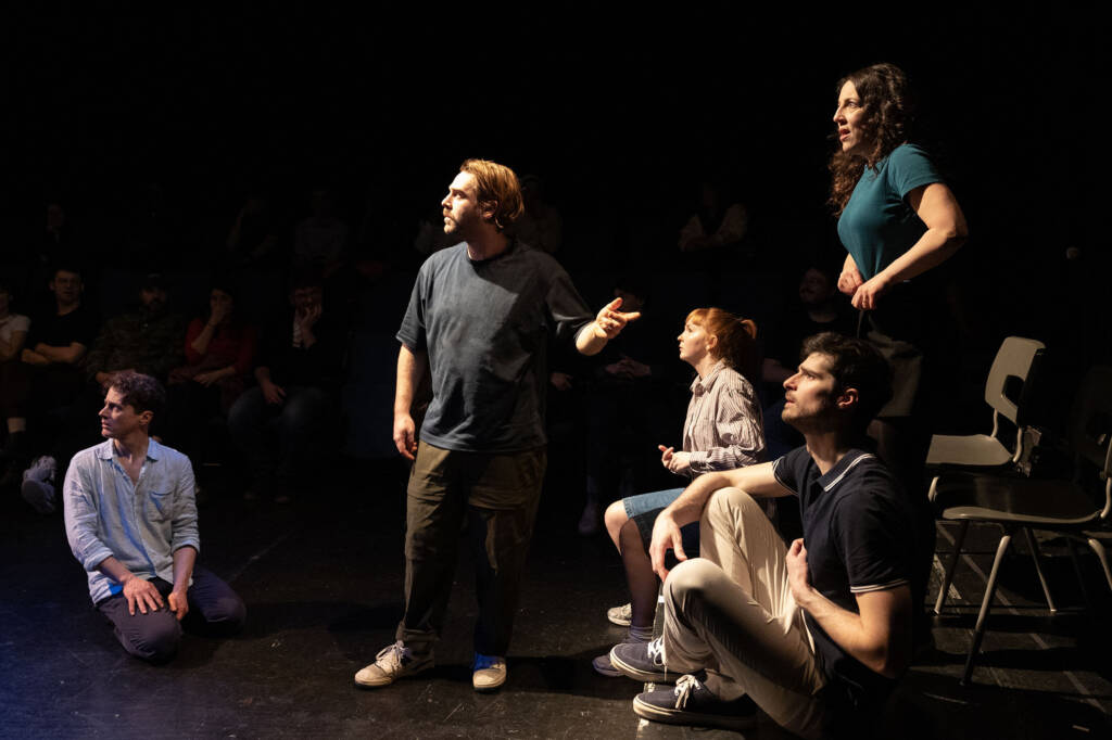 Glissant glissant : la quête absurde du sens de la vie, Boucle Magazine