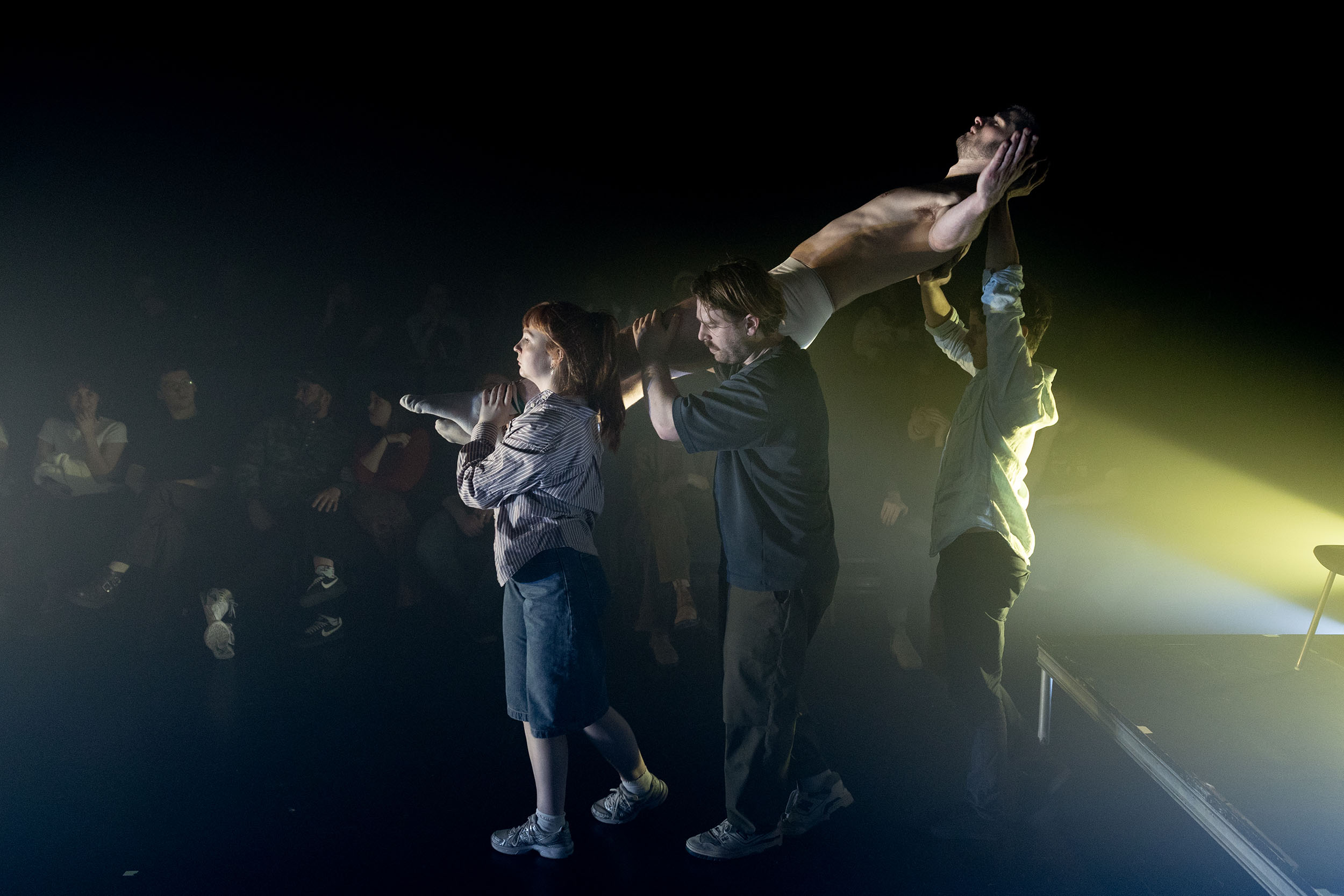 Glissant glissant : la quête absurde du sens de la vie, Boucle Magazine