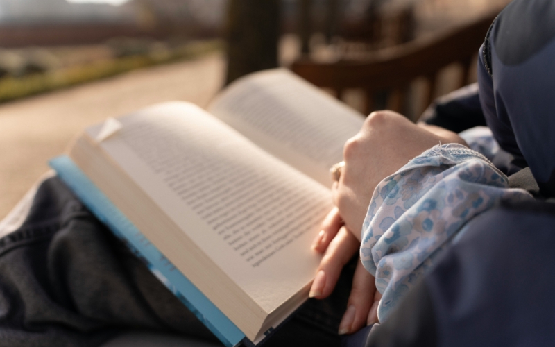 Printemps en pages : trois livres pour sortir de l'hibernation